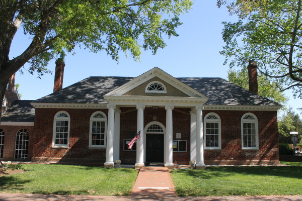 Colonial Courthouse