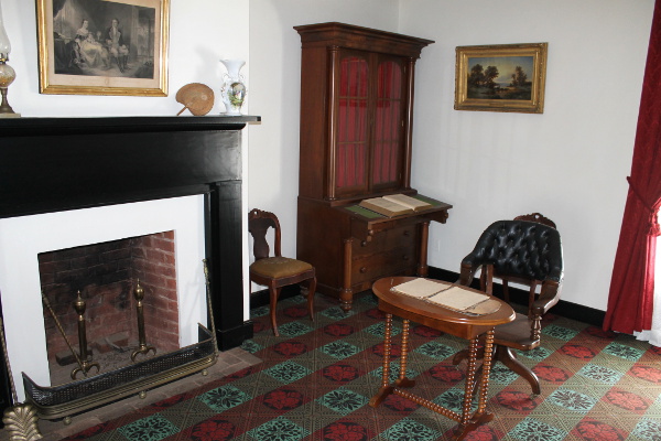 Grant's Desk McLean House